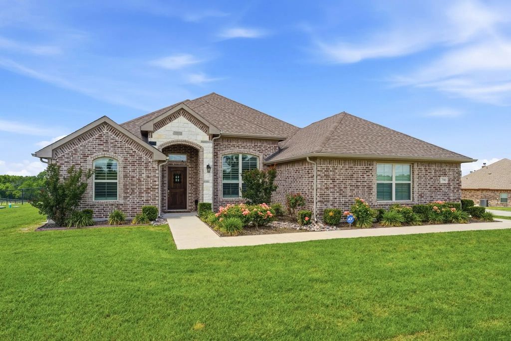 790 Colina Parkway, Farmersville