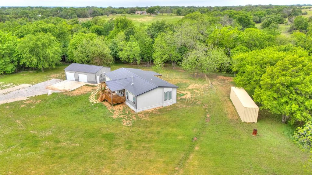 135 Lelon Lane, Springtown