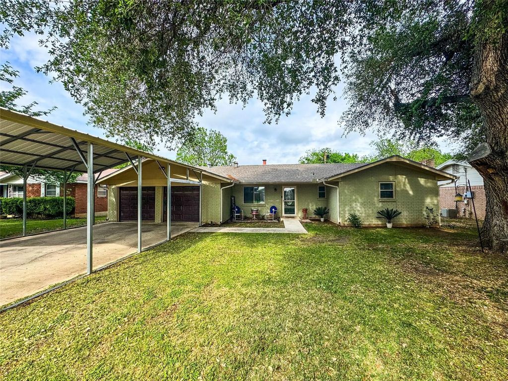 2302 16th Street, Brownwood