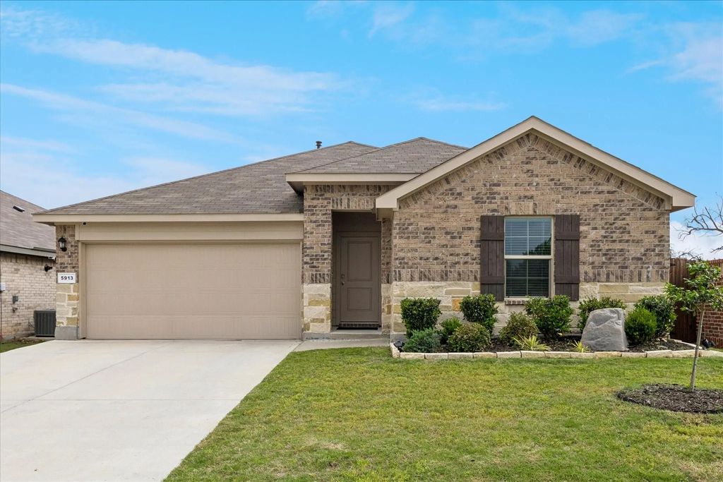 5913 Silverjack Trail, Denton