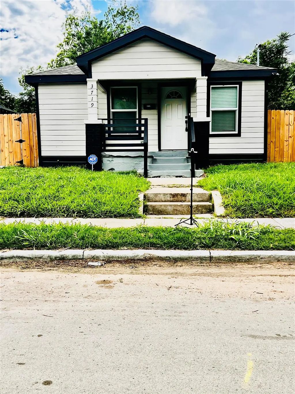 3719 Meadow, Dallas