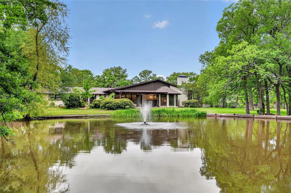 1012 Burchbury Trail, Argyle