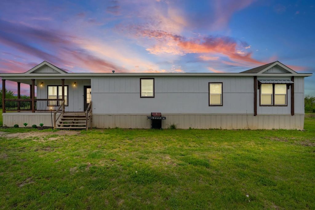 4684 County Road 4506, Commerce