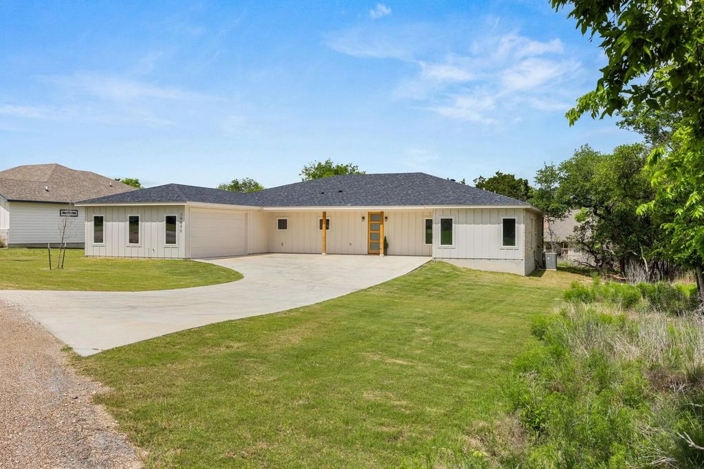 15896 Salado Drive, Temple
