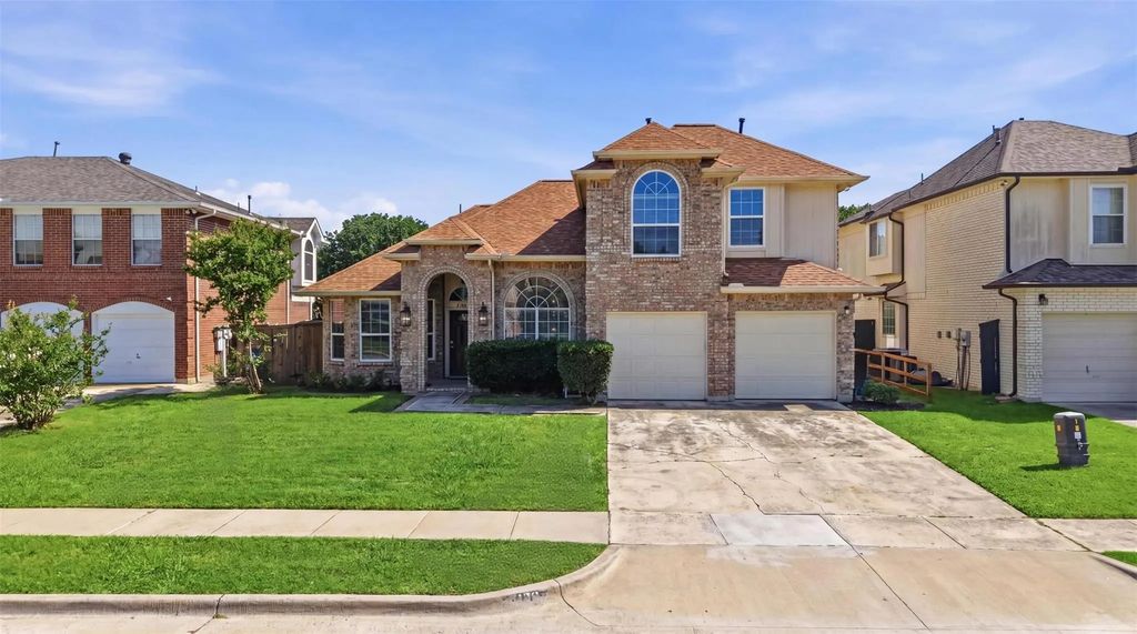 1136 Breezewood Drive, Lewisville