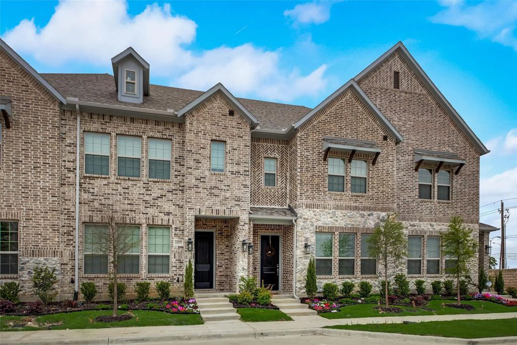 1577 Windermere Way, Farmers Branch