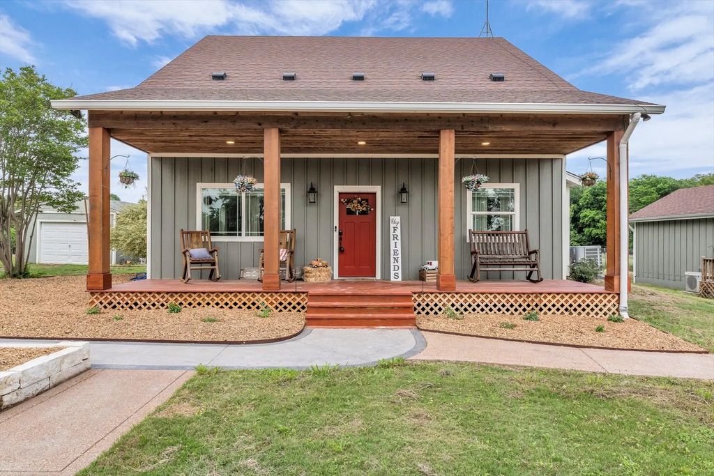 348 Barker Lane, Waco