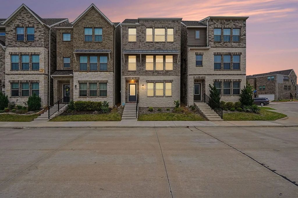213 Settlers Way, Euless
