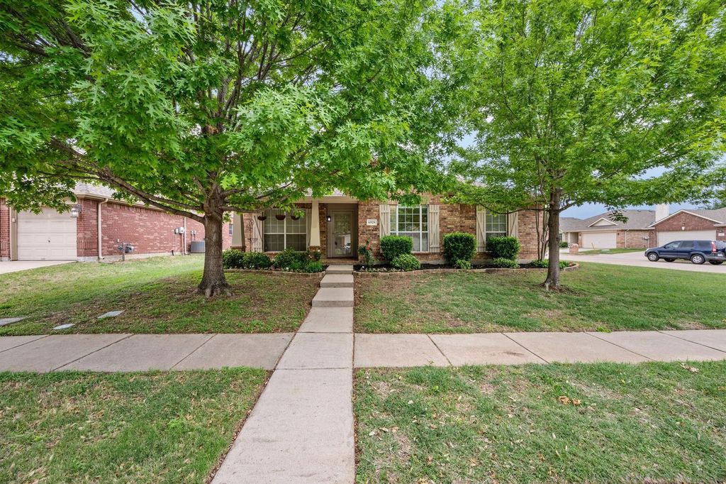 6929 Prairie Dawn Lane, North Richland Hills