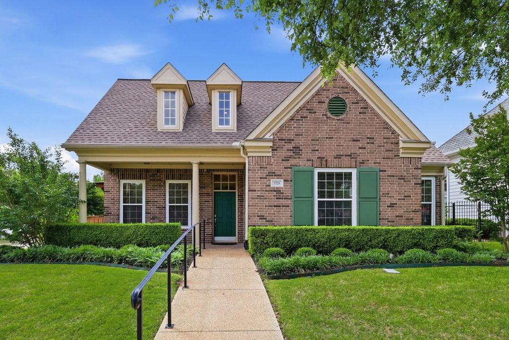 1726 Morning Glory, Carrollton