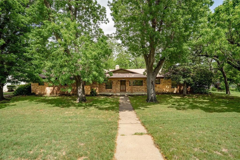 5000 Circle Ridge Drive W, Fort Worth