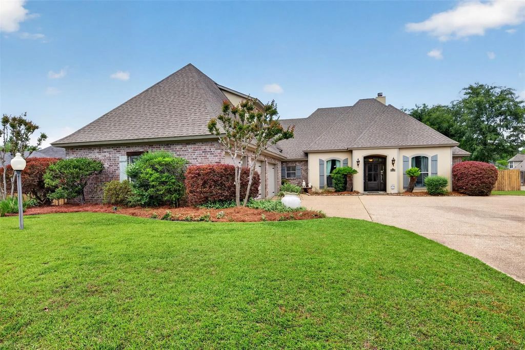 334 Saint Charles Boulevard, Shreveport