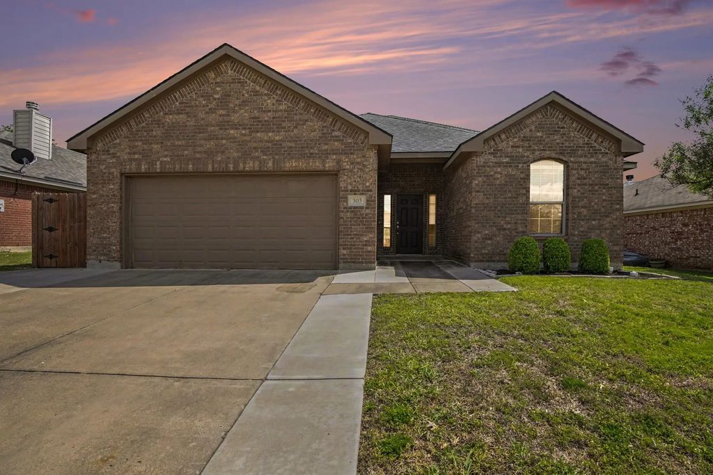 303 Stonegate Boulevard, Alvarado