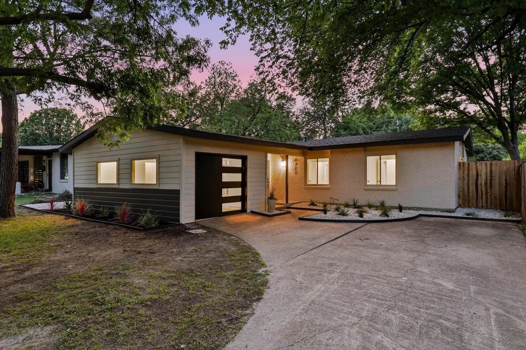 6717 Pimlico Drive, Dallas