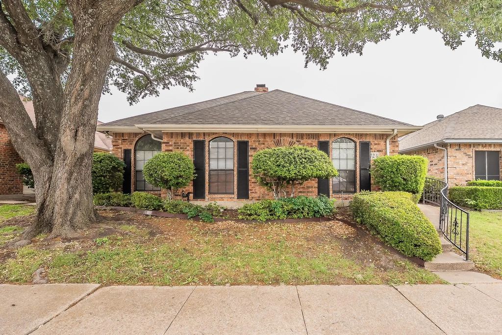 724 Ashbrook Drive, DeSoto