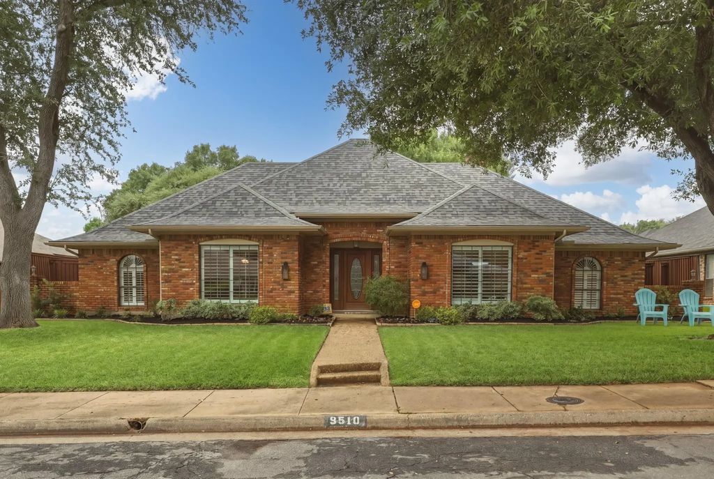 9510 Hill View Drive, Dallas