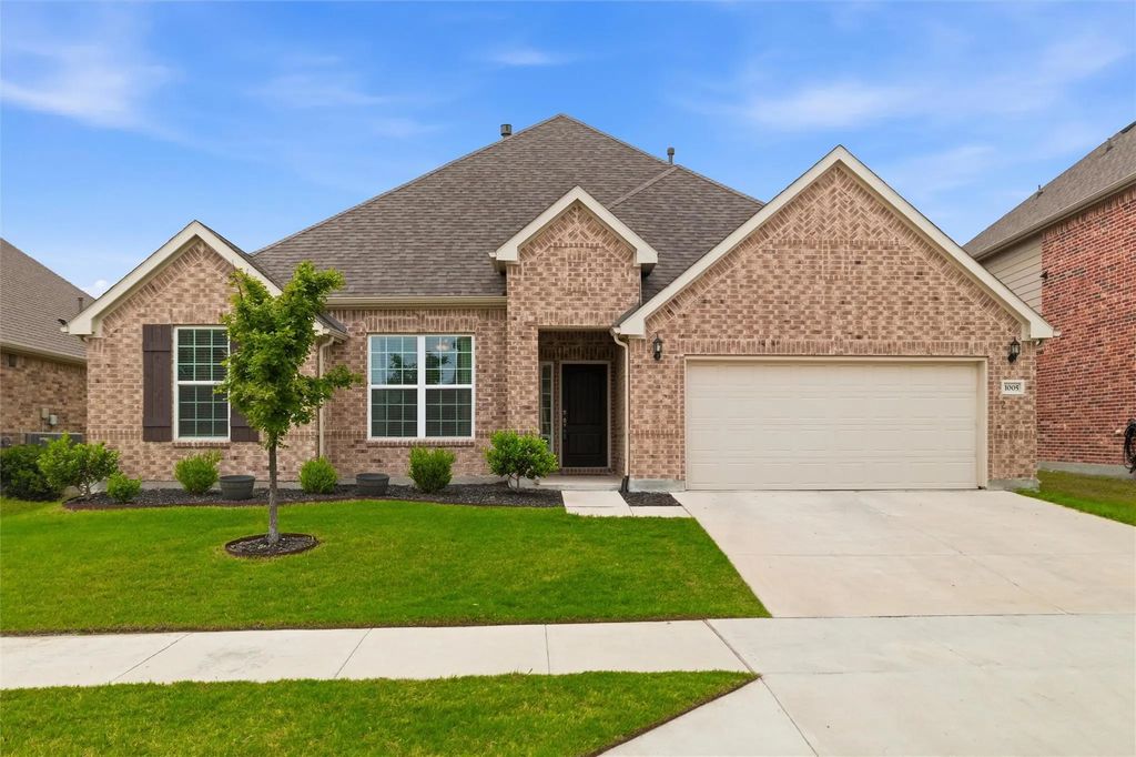 1005 Sweeping Butte Drive, Fort Worth