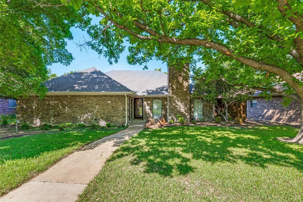 1505 Iowa Drive, Plano