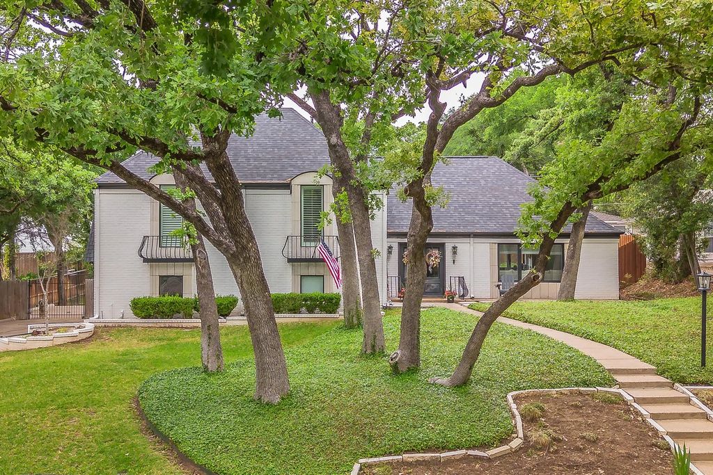 4105 Shady Valley Court, Arlington