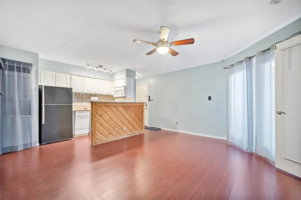 2314 Bamboo Drive I304, Arlington