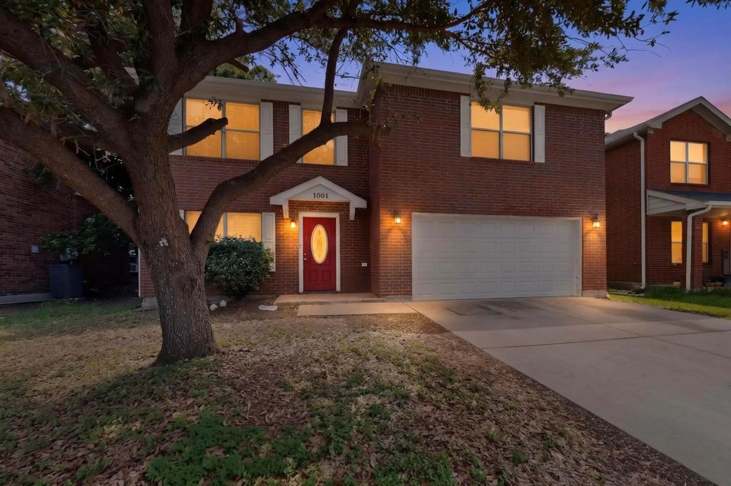 1001 Vicksburg Drive, Ennis