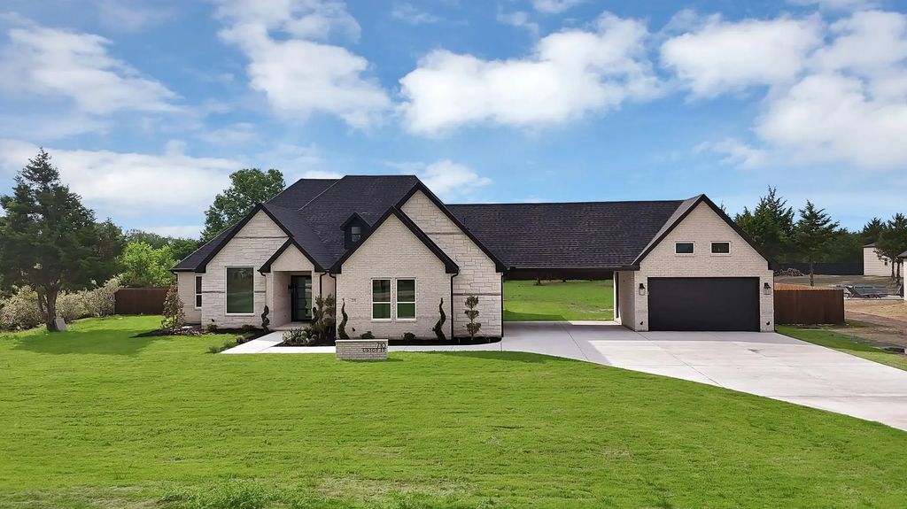 710 Gibson Road, Waxahachie
