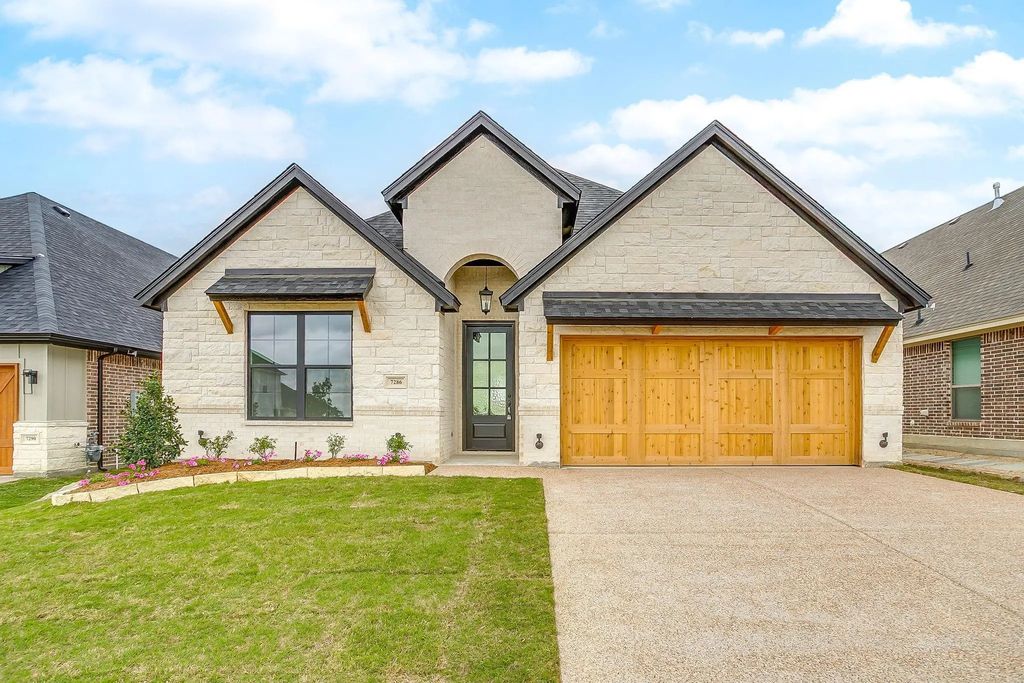 7286 Velvetleaf, Benbrook