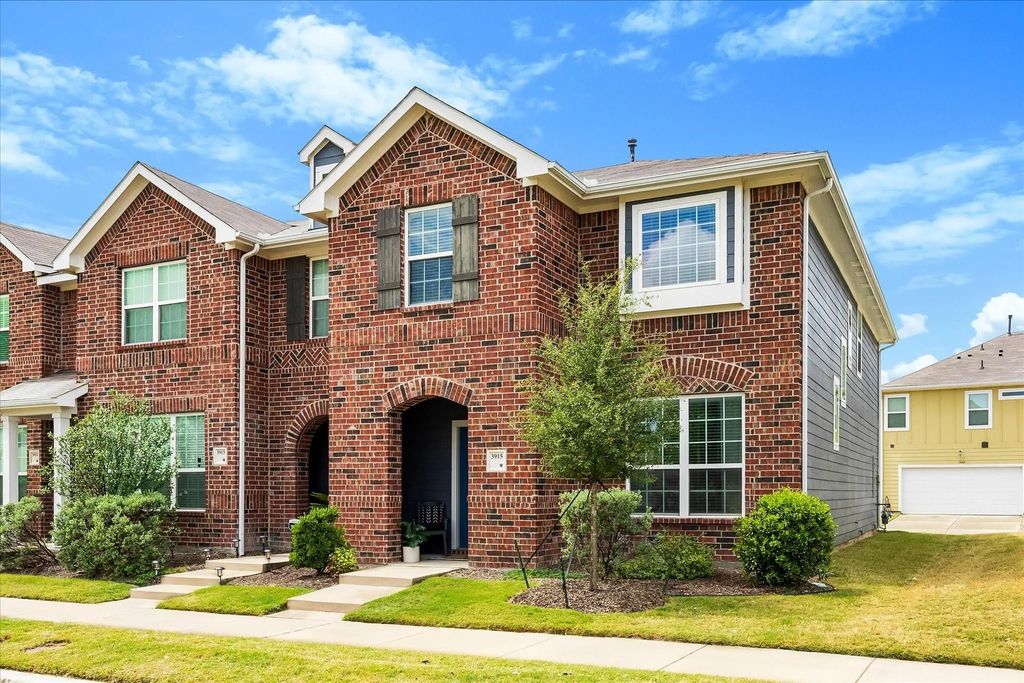 3915 Hometown Boulevard, Heartland
