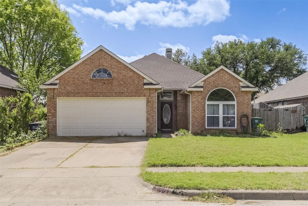 2729 Clovermeadow Drive, Fort Worth