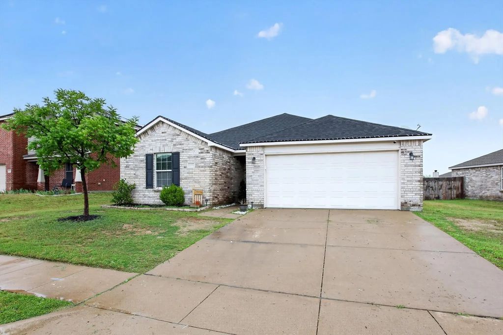 1256 Boxwood Lane, Burleson