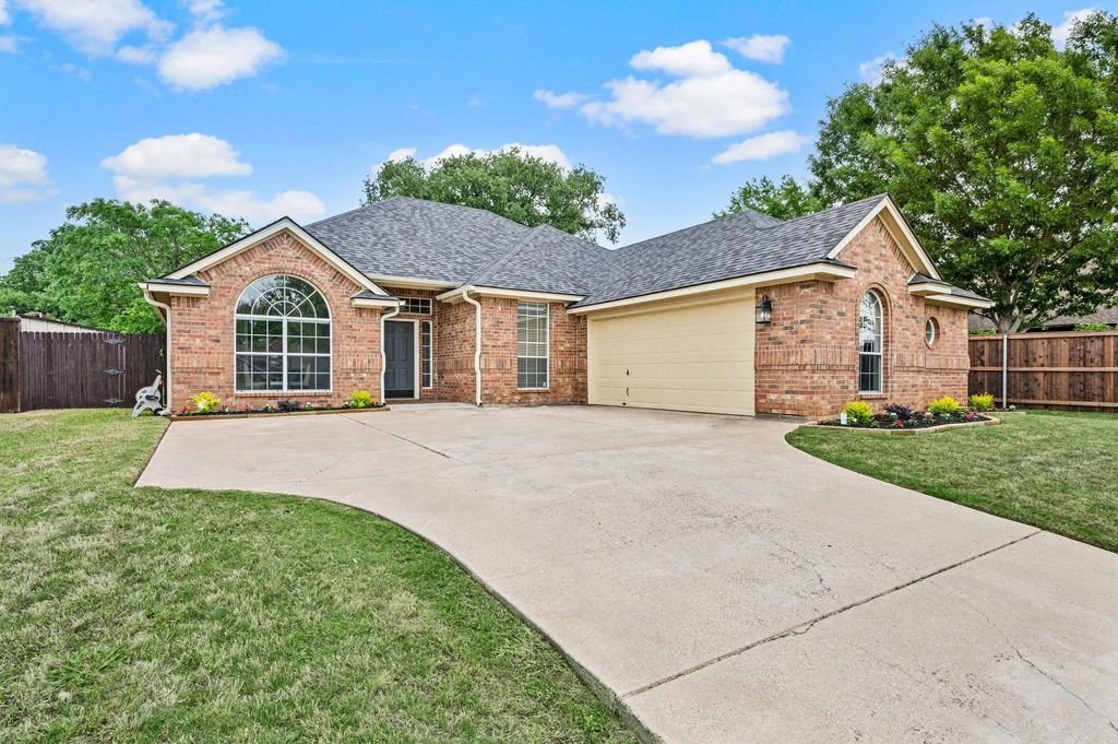 8609 Matt Drive, North Richland Hills