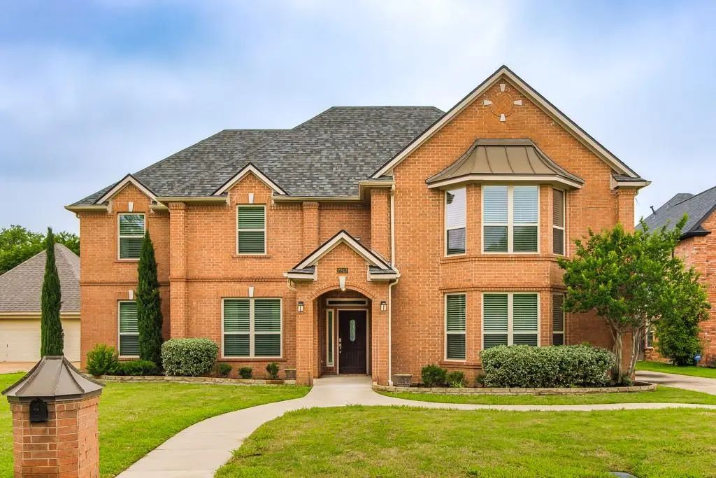 2813 Mesa Court, Hurst