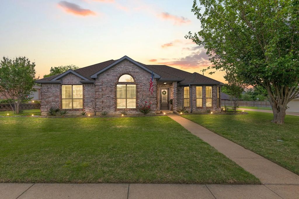106 Brandon Lane, Forney