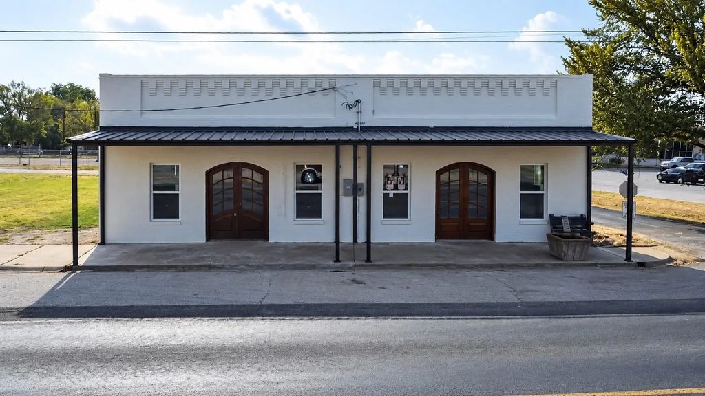 201 N Main Street, Maypearl