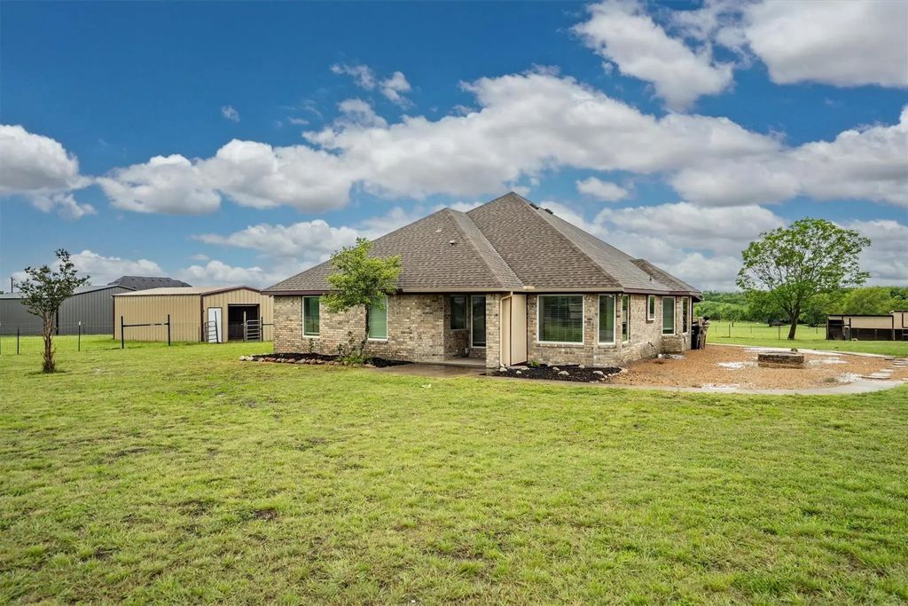4902 County Road 2662, Royse City