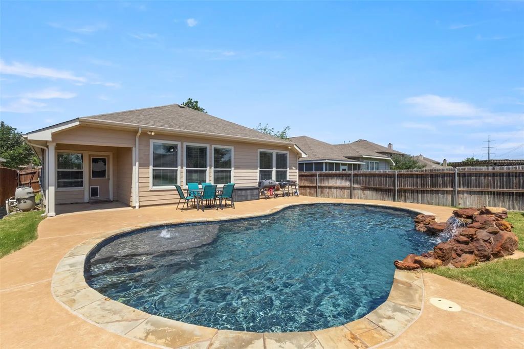 13220 Padre Avenue, Fort Worth