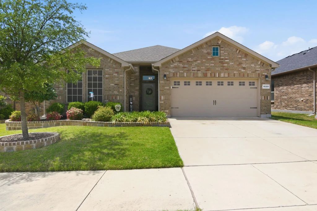 10201 Saltbrush Street, Fort Worth