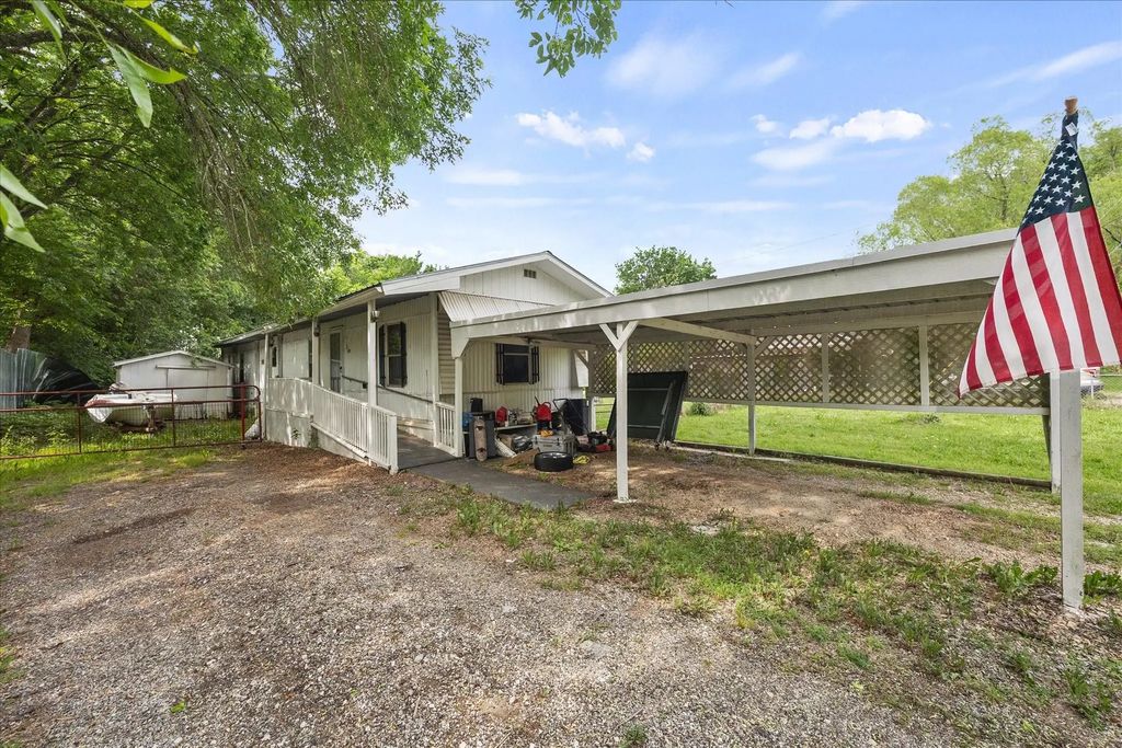 5429 Fm 2874, Commerce
