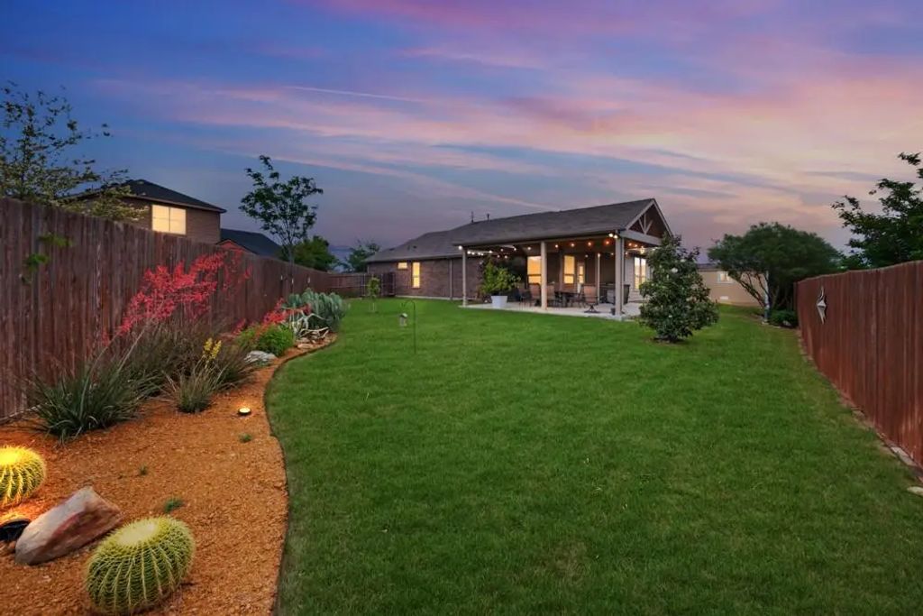 1100 Bowes Court, Fort Worth