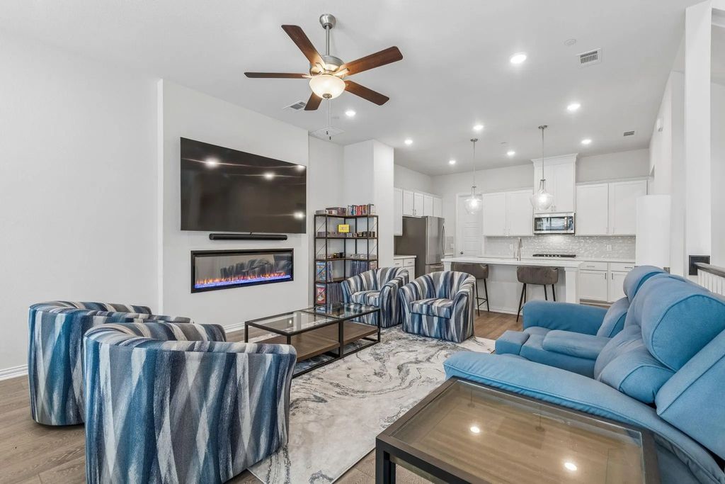 8352 Challenger Lane, Frisco