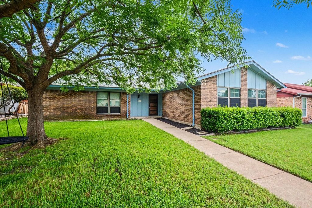 1738 Glouchester Drive, Garland