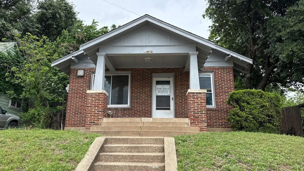 2611 Pine Street, Dallas