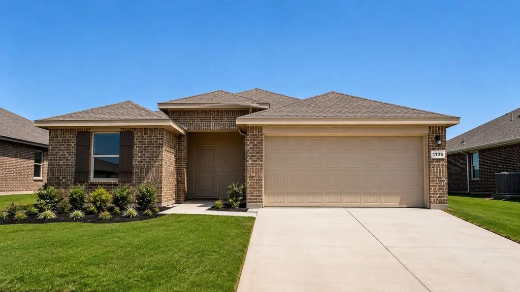 1136 Belhaven Street, Granbury