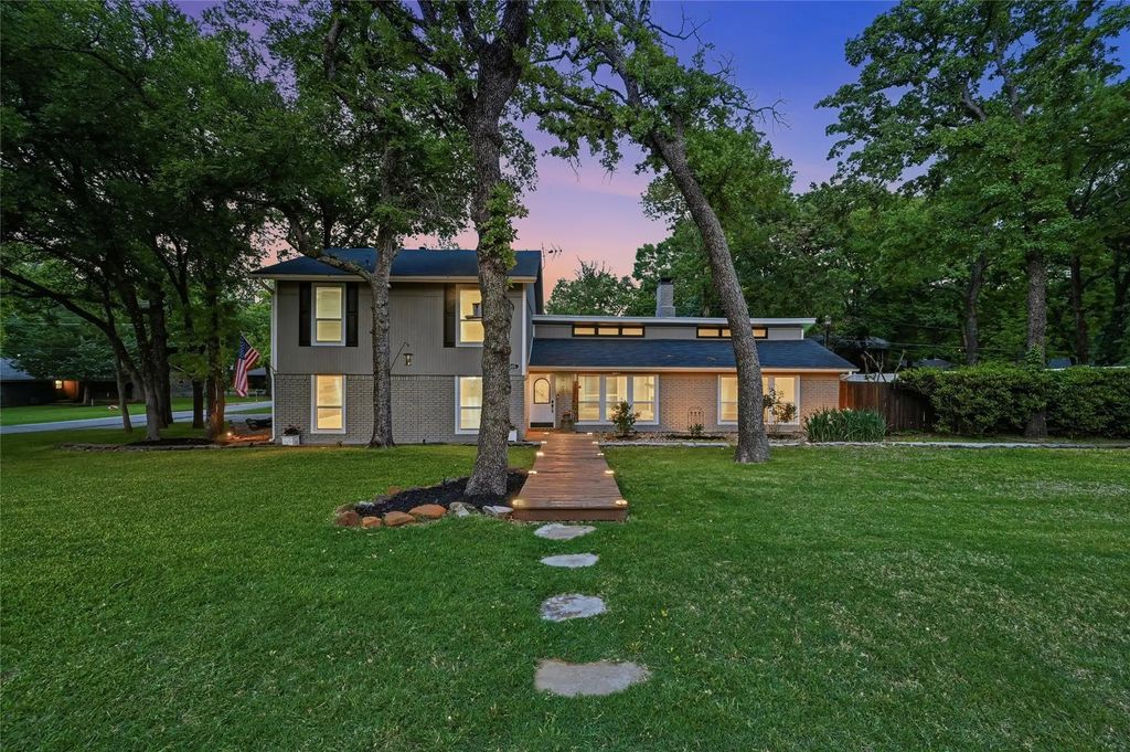320 Tanglewood Lane, Highland Village