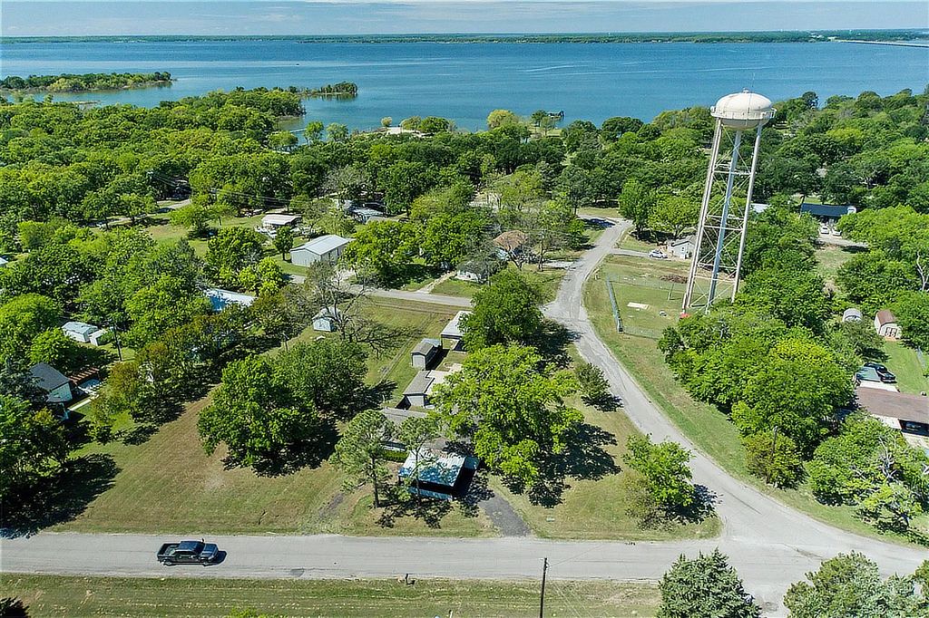552 Oak Leaf Trail, East Tawakoni