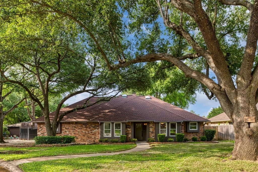 2104 Riverforest Court, Arlington