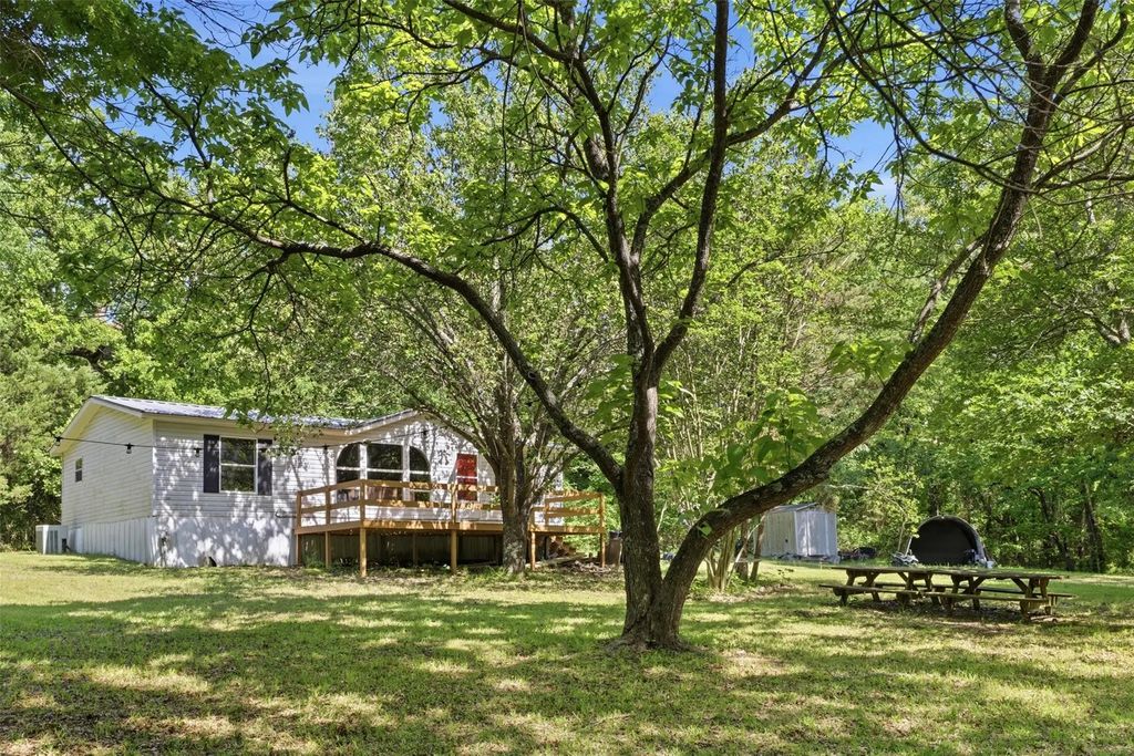 2400 County Road 1730, Yantis