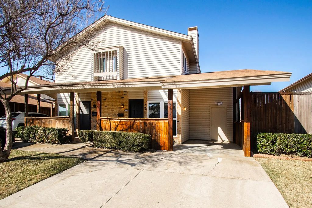 2611 Via Cordova, Carrollton