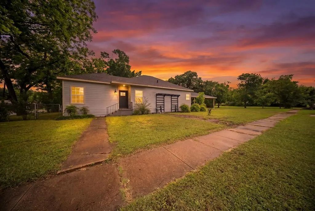 1001 W Lampasas Street, Ennis