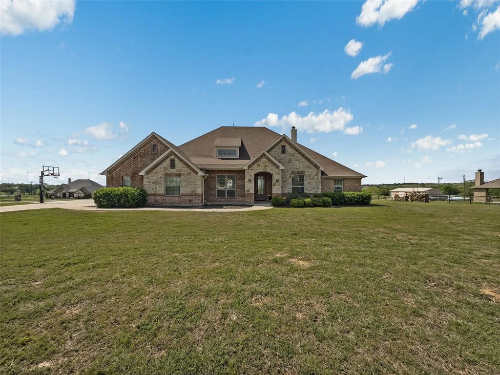 103 Susan Lane, Weatherford
